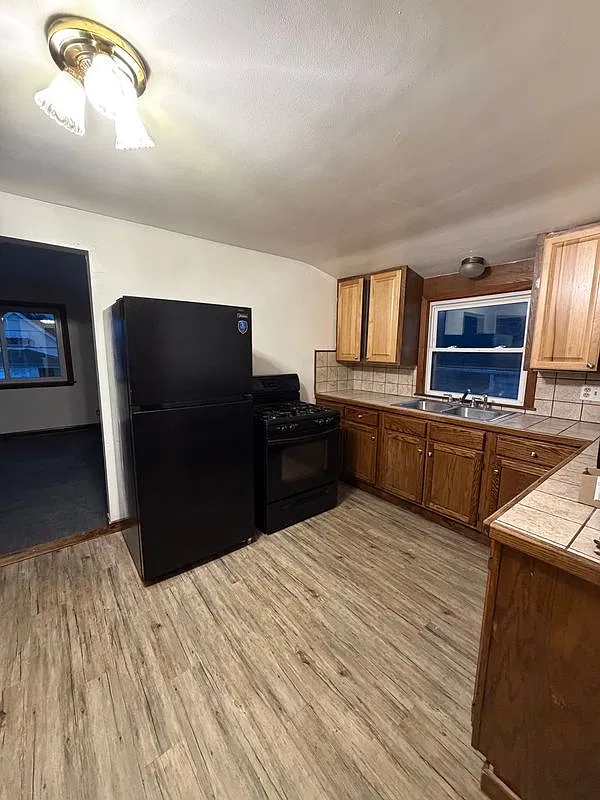 2 bed, 1.0 bath, 500 sqft, $1,050 — Photo 4