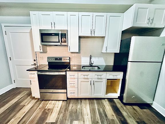 2nd image of 1507 S 17th St #B114
