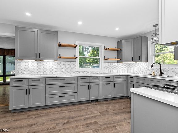 3rd image of 17 Nepahwin Rd