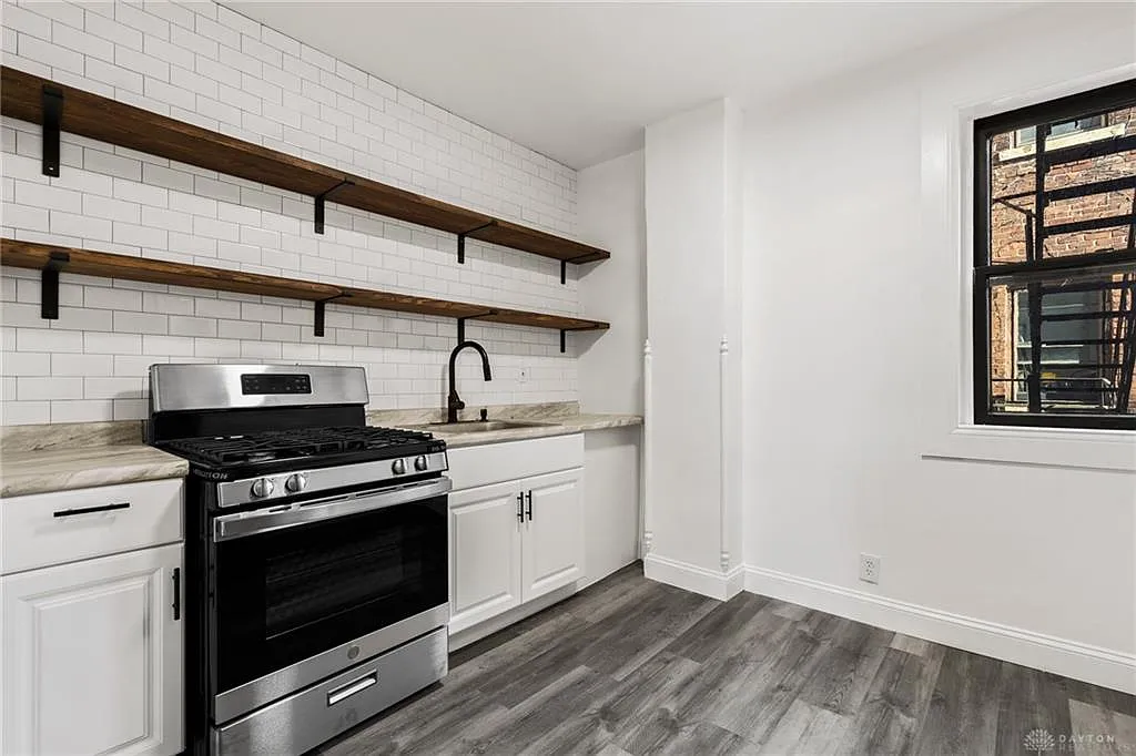Studio, 1.0 bath, 11678 sqft, $1,050 — Photo 3
