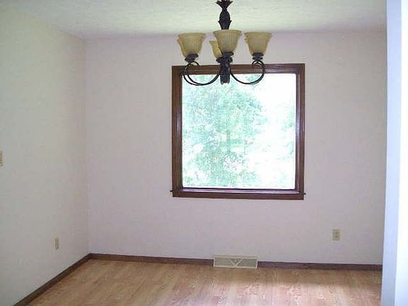 4th image of 1665 Dellwood Ave