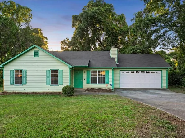 3504 Freeport Dr, Flowery Branch, GA 30542