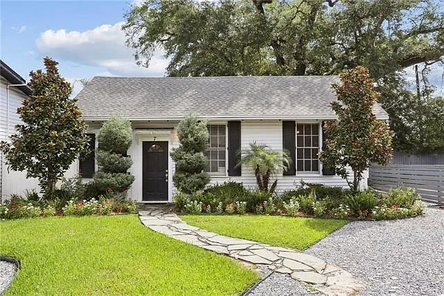 7 Azalea Ct — Photo 1