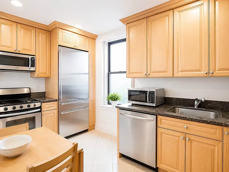 106 W 69th St #8D — Photo 6