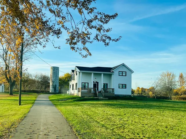 5278 E Maple Ave, Grand Blanc, MI 48439