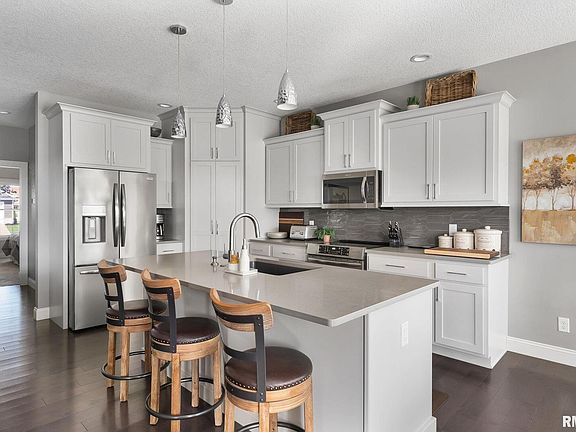 5th image of 5361 Emily Ct