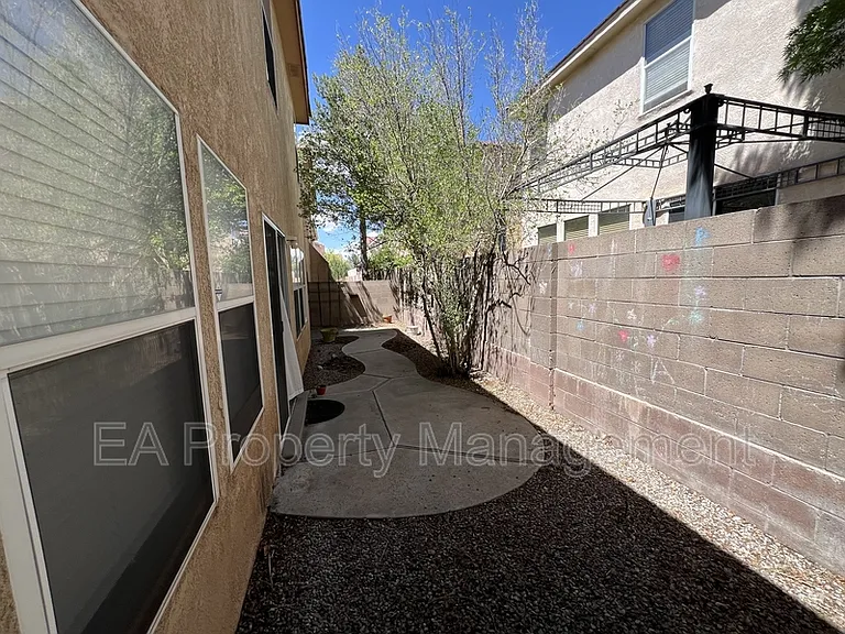 4257 Altura Mesa Ln NE — Photo 4