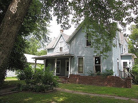 1st image of 208 S Carbon St
