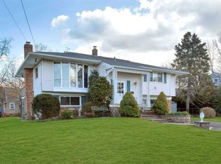 6 Seawanhaka Pl, Oyster Bay, NY 11771