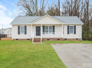 25 Atlantic Ave, Benson, NC 27504
