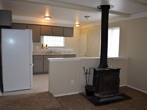 4th image of 34750 Hunter Ave
