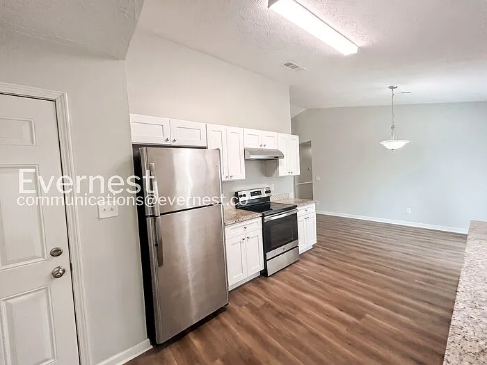 5611 La Fleur Trl — Photo 3