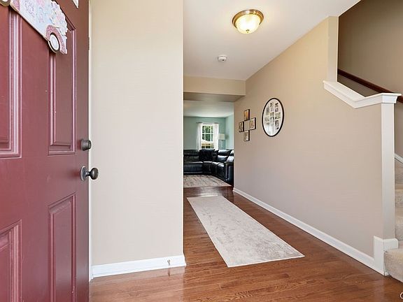 3rd image of 3024 Wheatfield Dr