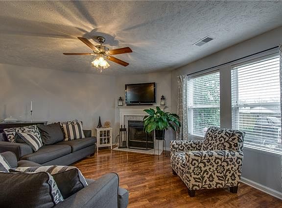4th image of 6005 Burnett Cir