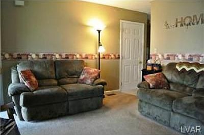 3rd image of 124 Grandview Dr
