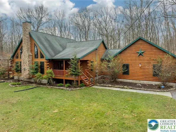 1212 Acacia Dr, Hawley, PA 18428