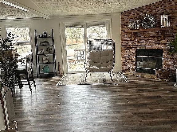 3rd image of 135 Southshore Rd