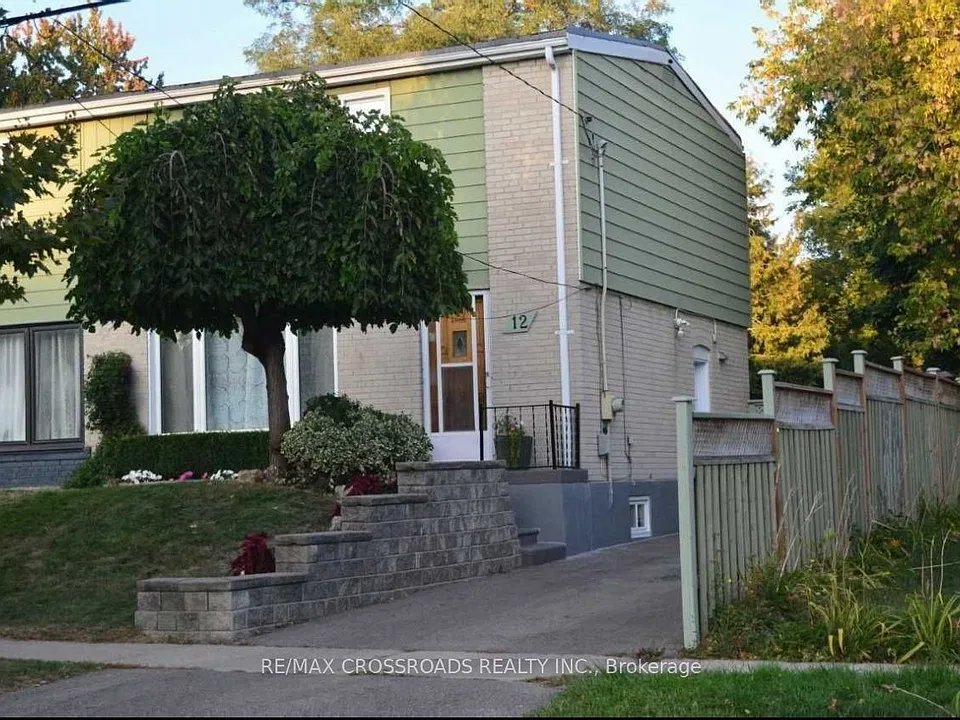 12 Chevron Cres