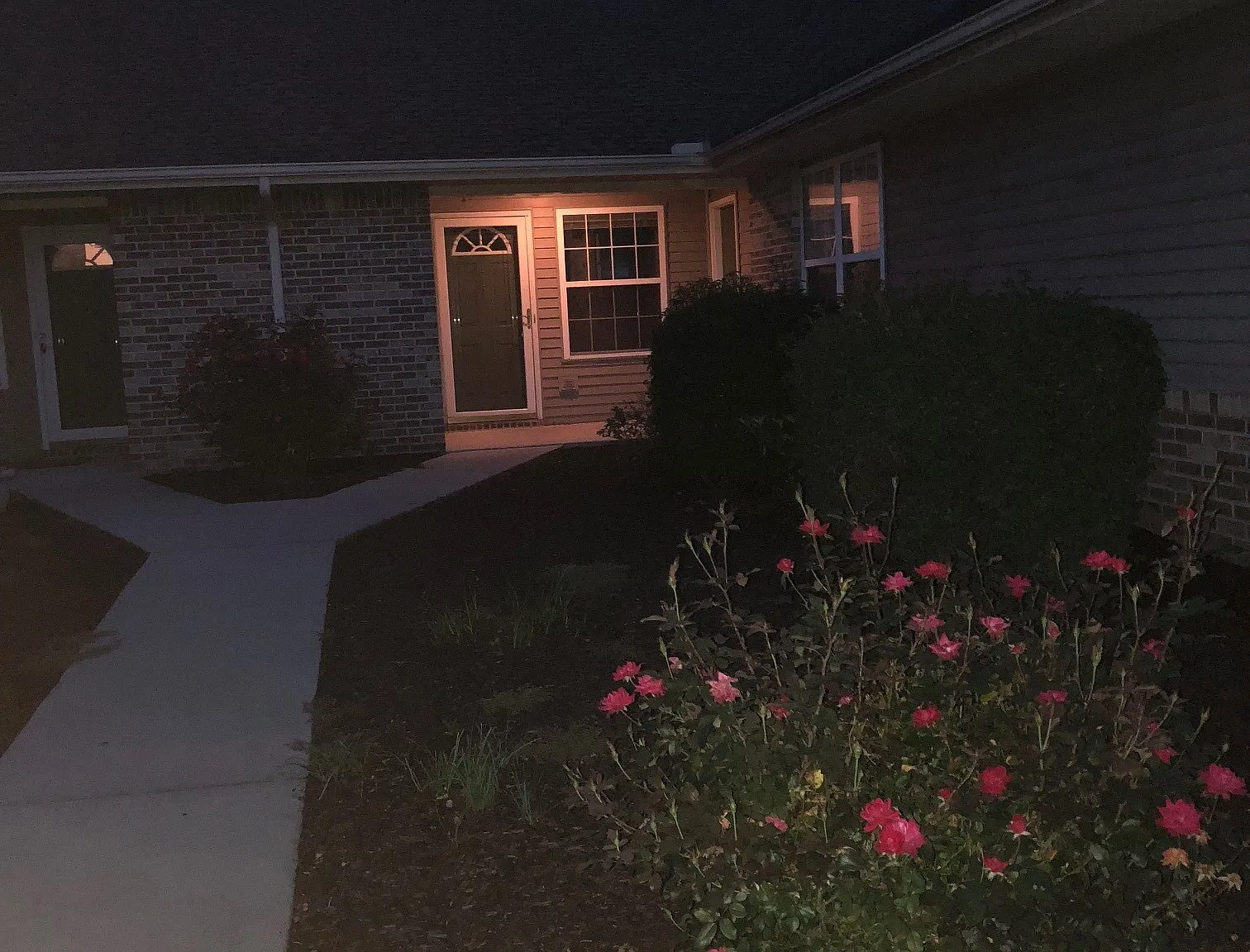 2 bed, 936 sqft, $1,500 — Photo 1