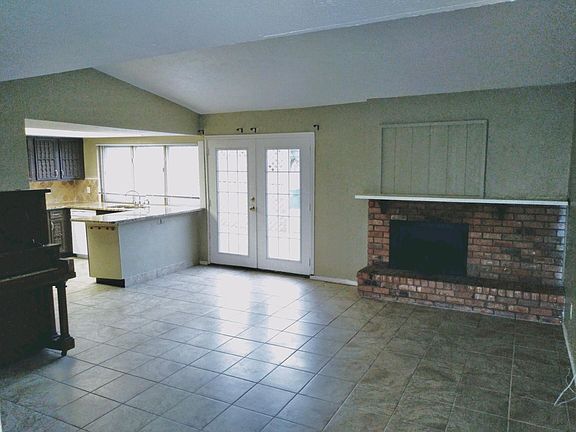 3rd image of 4813 Branch Hollow Dr