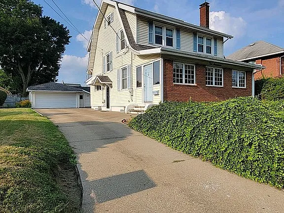 217 Bachtel St SW — exterior photo