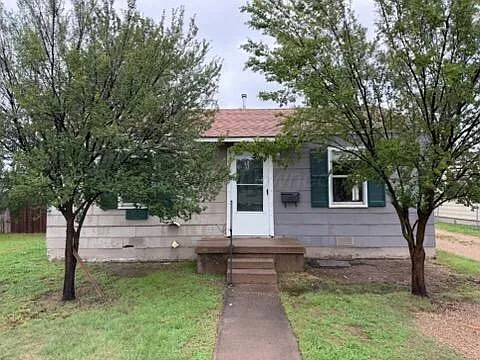 2 bed, $900 — Photo 1