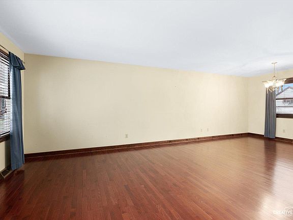 2nd image of 151 S Gladstone Ave