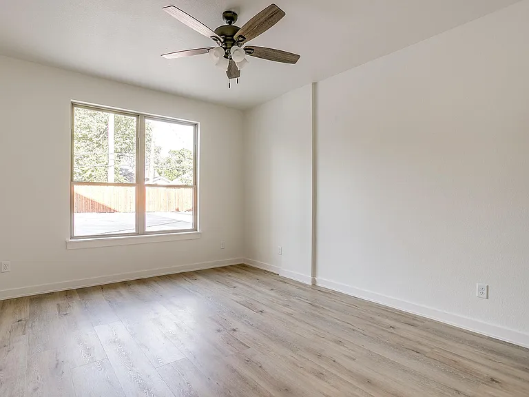 3223 S University Dr — Photo 37