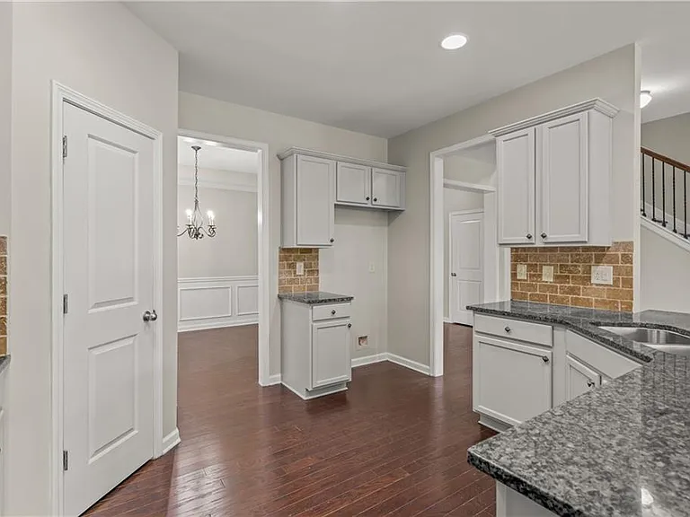4940 Breezewood Cir — Photo 10