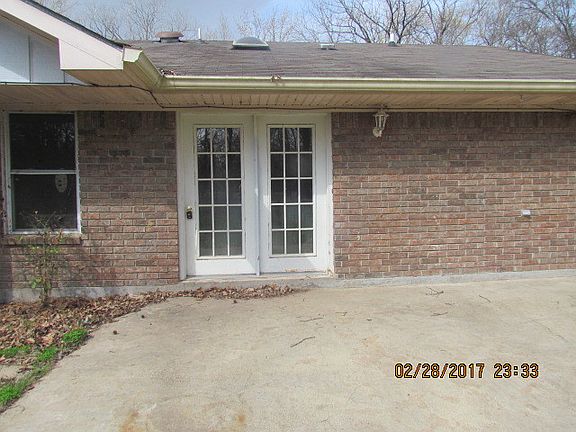 5th image of 209 S Bayou