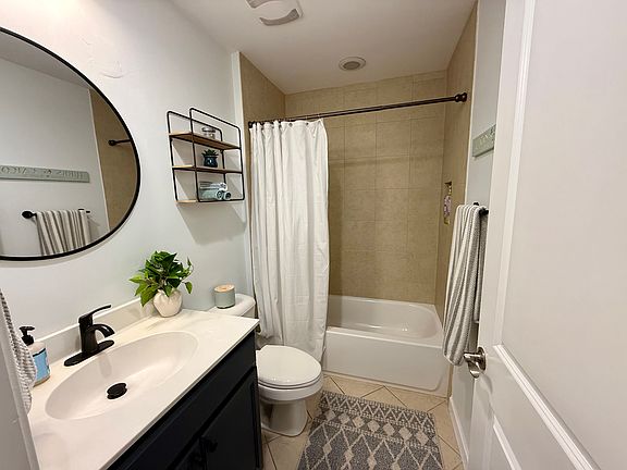5th image of 2977 Saint John Dr