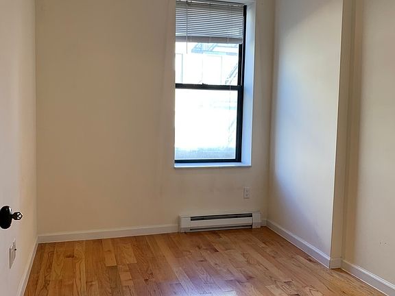 4th image of 10 Manhattan Ave Unit B4