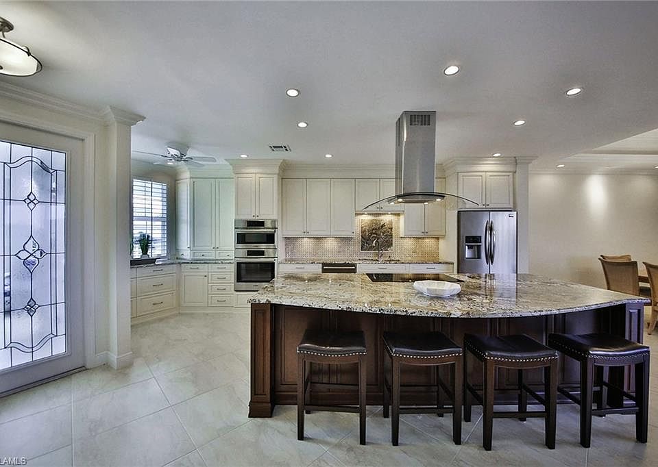 1st image of 824 Hideaway Cir E #3-324
