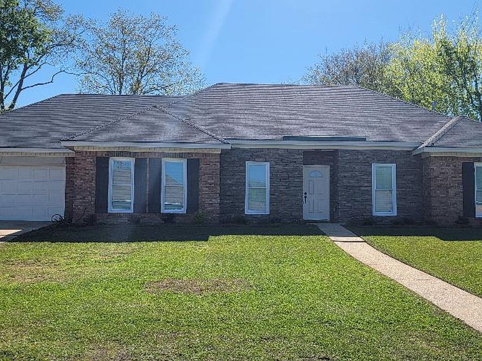 1st image of 1857 Still Oaks Dr