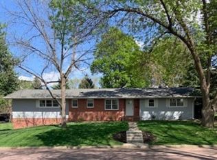 2014 Ross St, Yankton, SD 57078