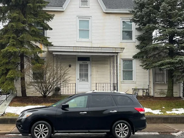 1020 W Broad St APT A, Quakertown, PA 18951