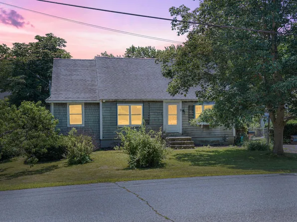 9 Douglass Way, Exeter, NH 03833