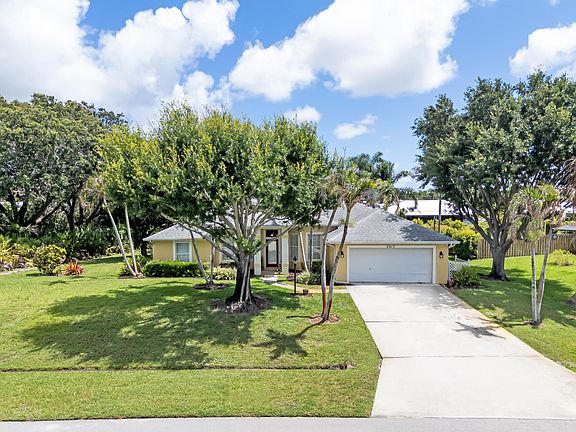 3rd image of 2017 SE Allamanda Drive