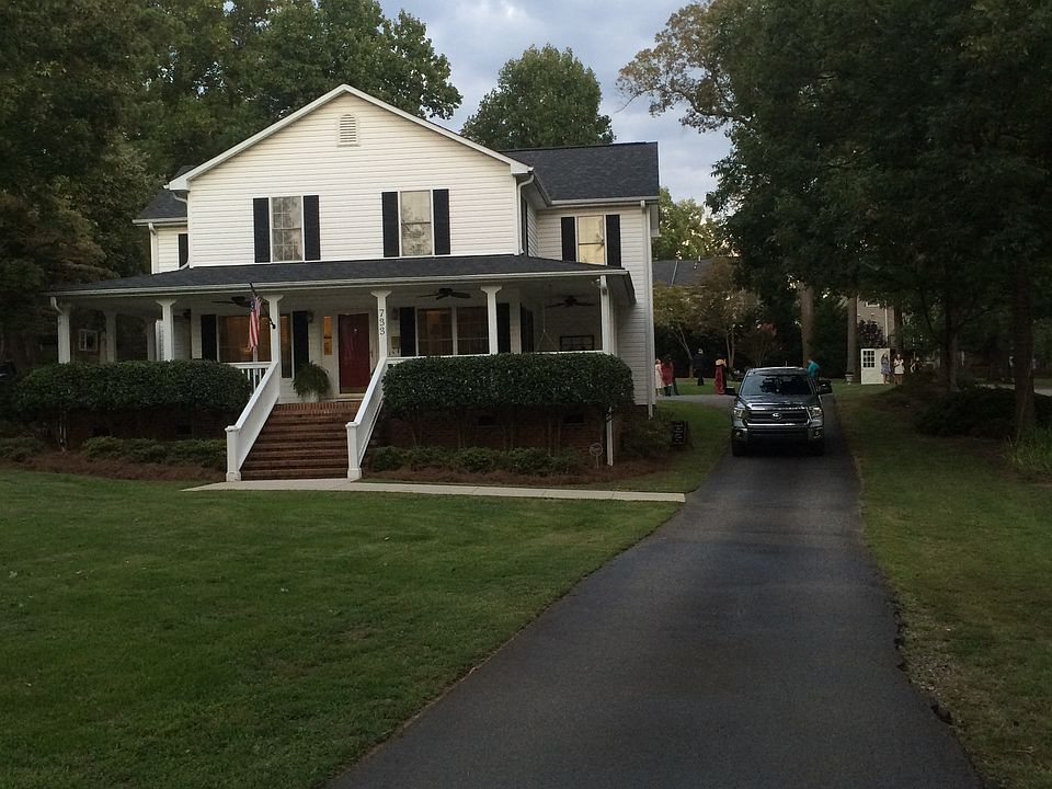 2nd image of 733 S Main St