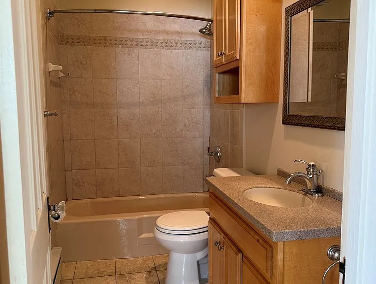 137 S Peterboro St — Photo 11