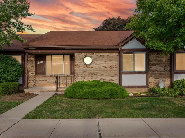 16874 Kingsbrooke Dr #17, Clinton Township, MI 48038