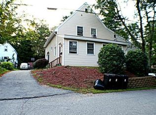 9 Lawrence St, Derry, NH 03038