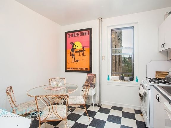 3rd image of 504 E 5th St APT 3E