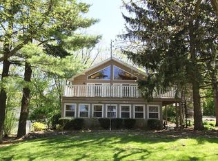 2716 S Shore Dr, Delavan, WI 53115