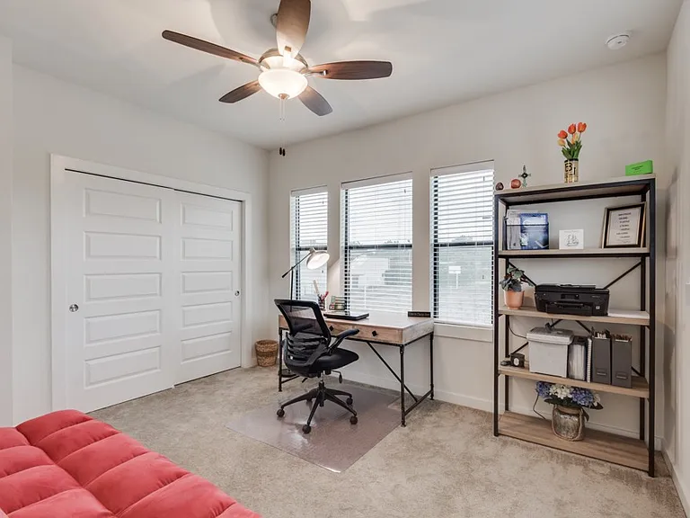603 Burleson St — Photo 9