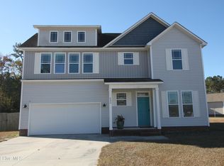400 Nautical Ln, Swansboro, NC 28584
