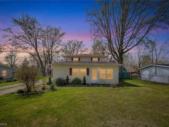 12360 Alton Dr, Grafton, OH 44044