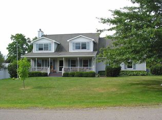 4573 Canterbury Dr, Mayville, NY 14757