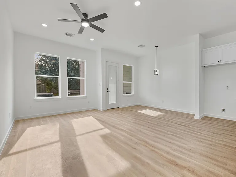 117 Capetown Ln — Photo 24