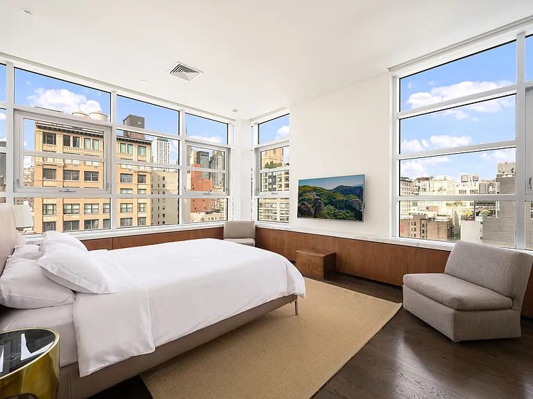 211 W 18th St #PENTHOUSE — Photo 12
